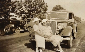 00 1935 ~Dorothy and Aunt Pauline Tomich 2 - Granite City IL -on Walter's V8- Pals - befo