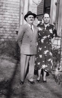 1948-David and Pauline Tomich - Mar. 28